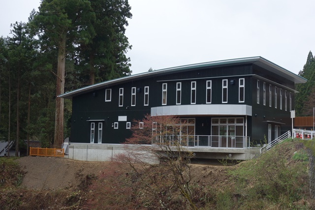 建物裏側外観