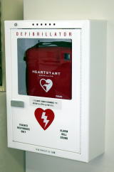 AED(自動体外式除細動器)