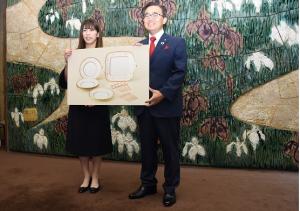 吉田沙保里さんに愛知県県民栄誉賞(記念品)を贈呈