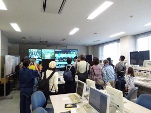 管理室での説明風景