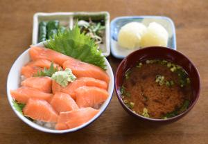 絹姫サーモン丼　八雲苑