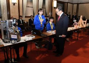 あいち技能五輪・アビリンピック2019成績優秀者が知事を訪問しました