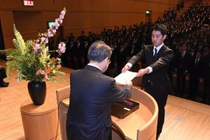 新規採用職員入庁式を行いました