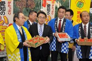 平成25年1月29日　いちご生産者が知事を訪問しました