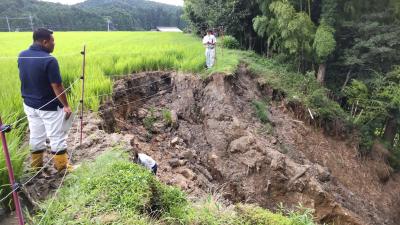 水田の法面崩落