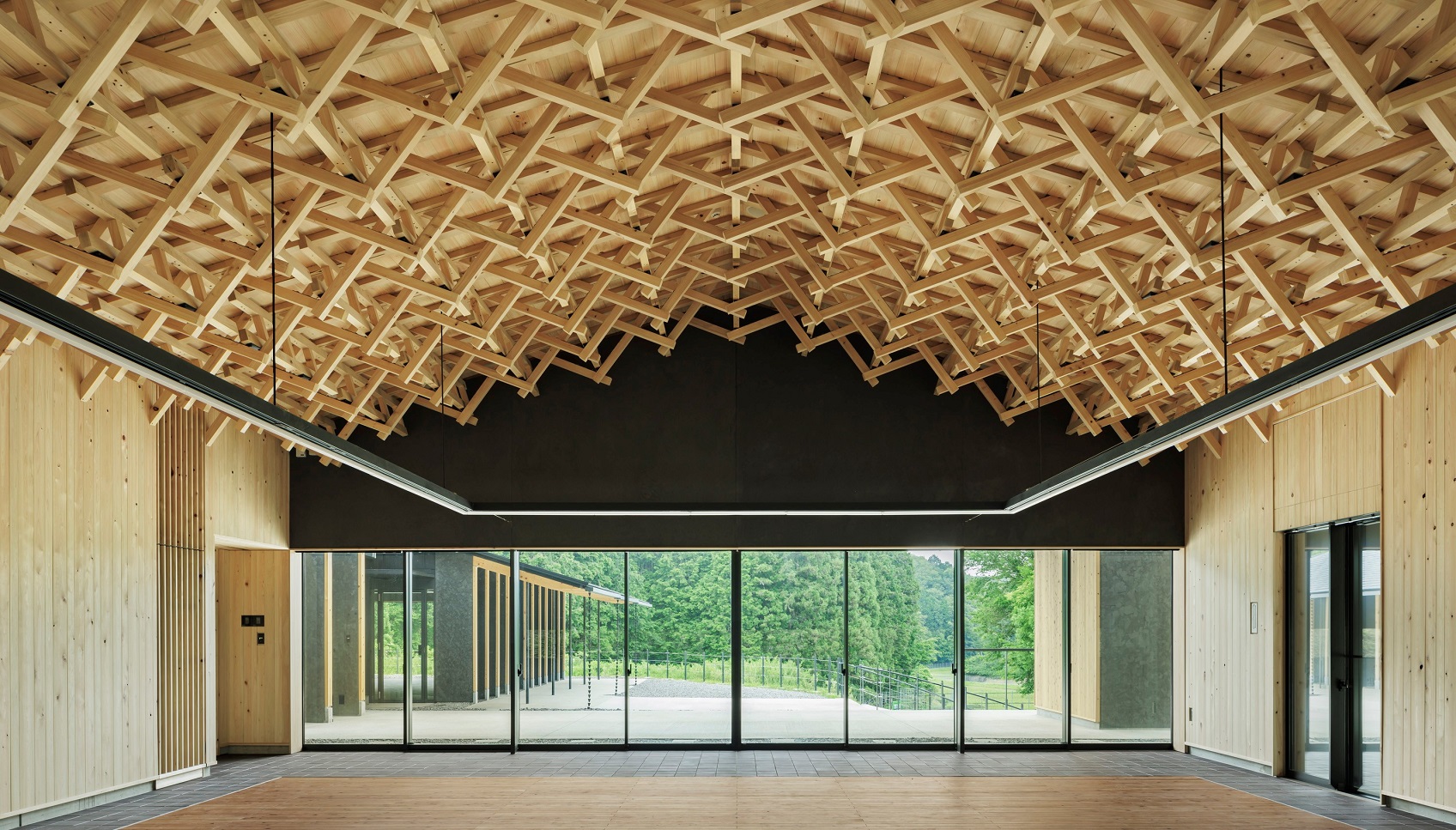 Toyota Technical Center Shimoyama 環境学習センター　内観　撮影　ナカサアンドパートナーズ
