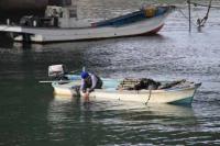 【豊川市】仕掛けを沈める漁師2（御津）