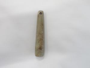 舌は、石でできた棒状の道具です。