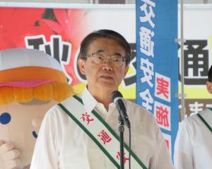 挨拶をする知事