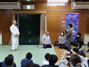 赤いバラの写真です。