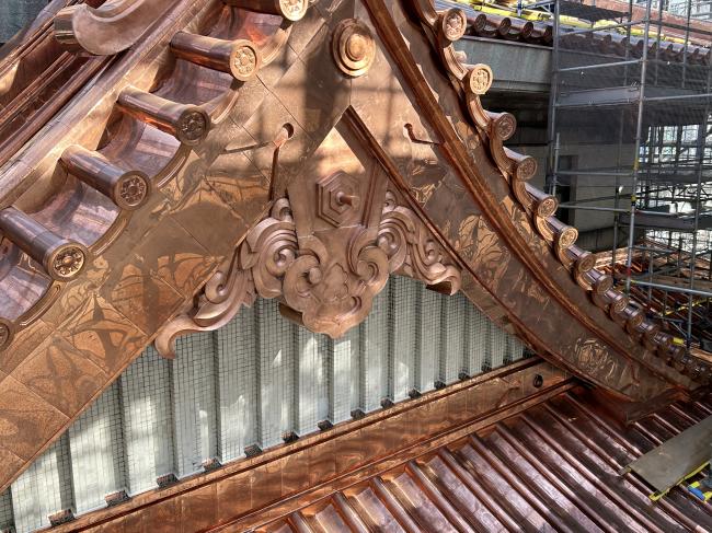 葺き替え直後の銅板屋根