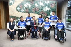 「全日本車椅子ソフトボール選手権大会」の優勝報告