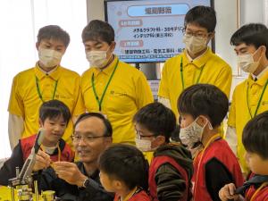 校内見学の様子②