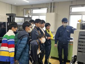 校内見学の様子