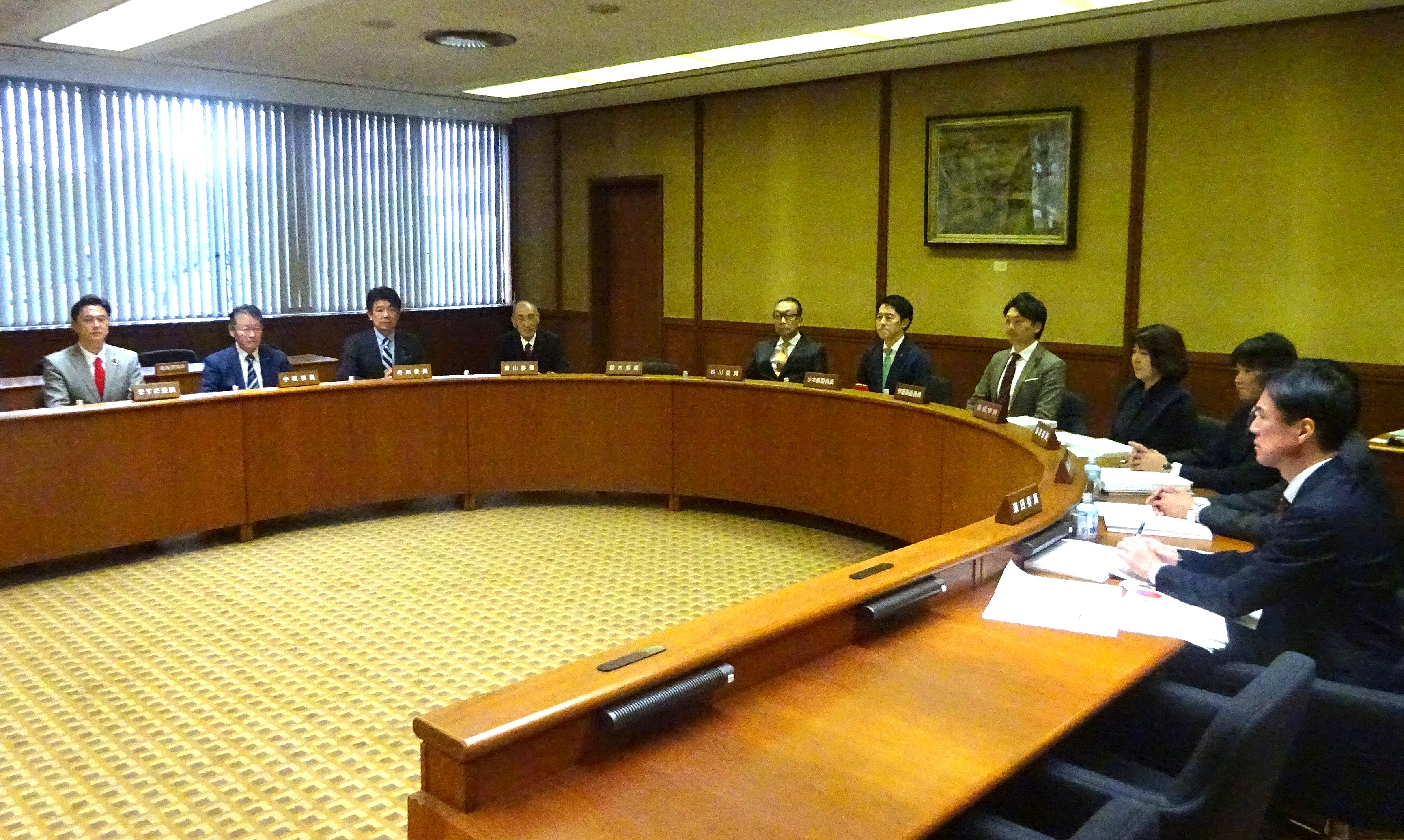 警察委員会の審査風景画像