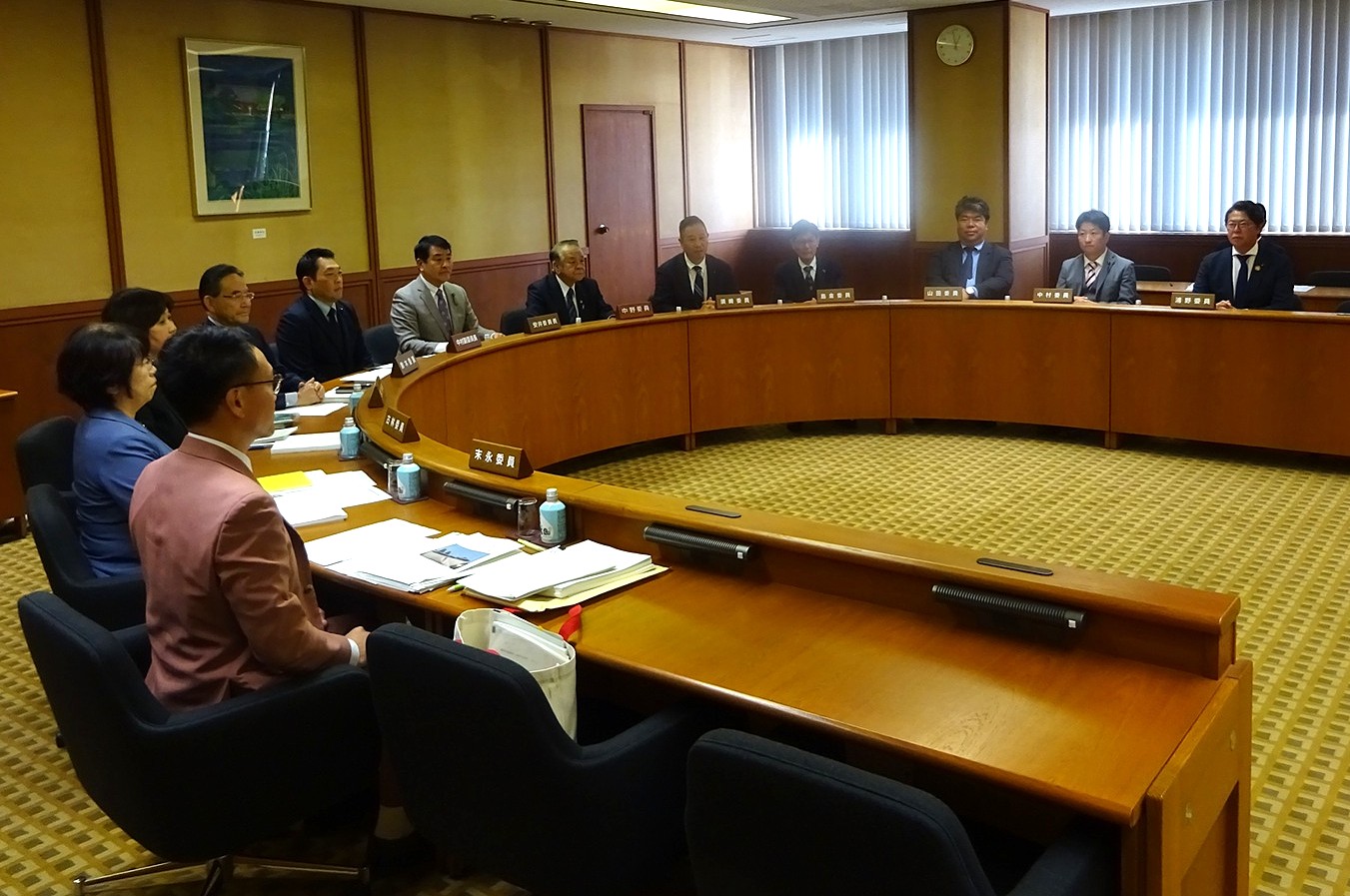 農林水産委員会の審査風景画像