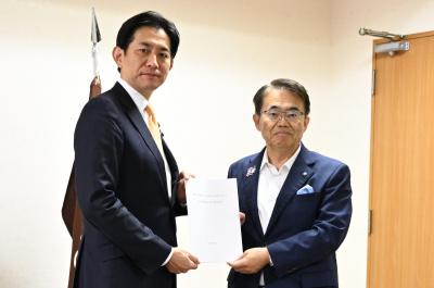 小林鷹之自由民主党政務調査会長