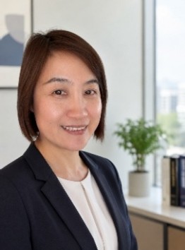 梅原みどり氏