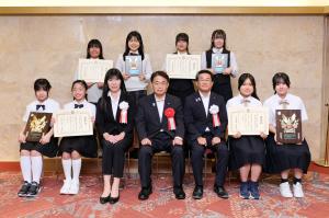令和8年度教育文化奨励賞受賞者記念写真