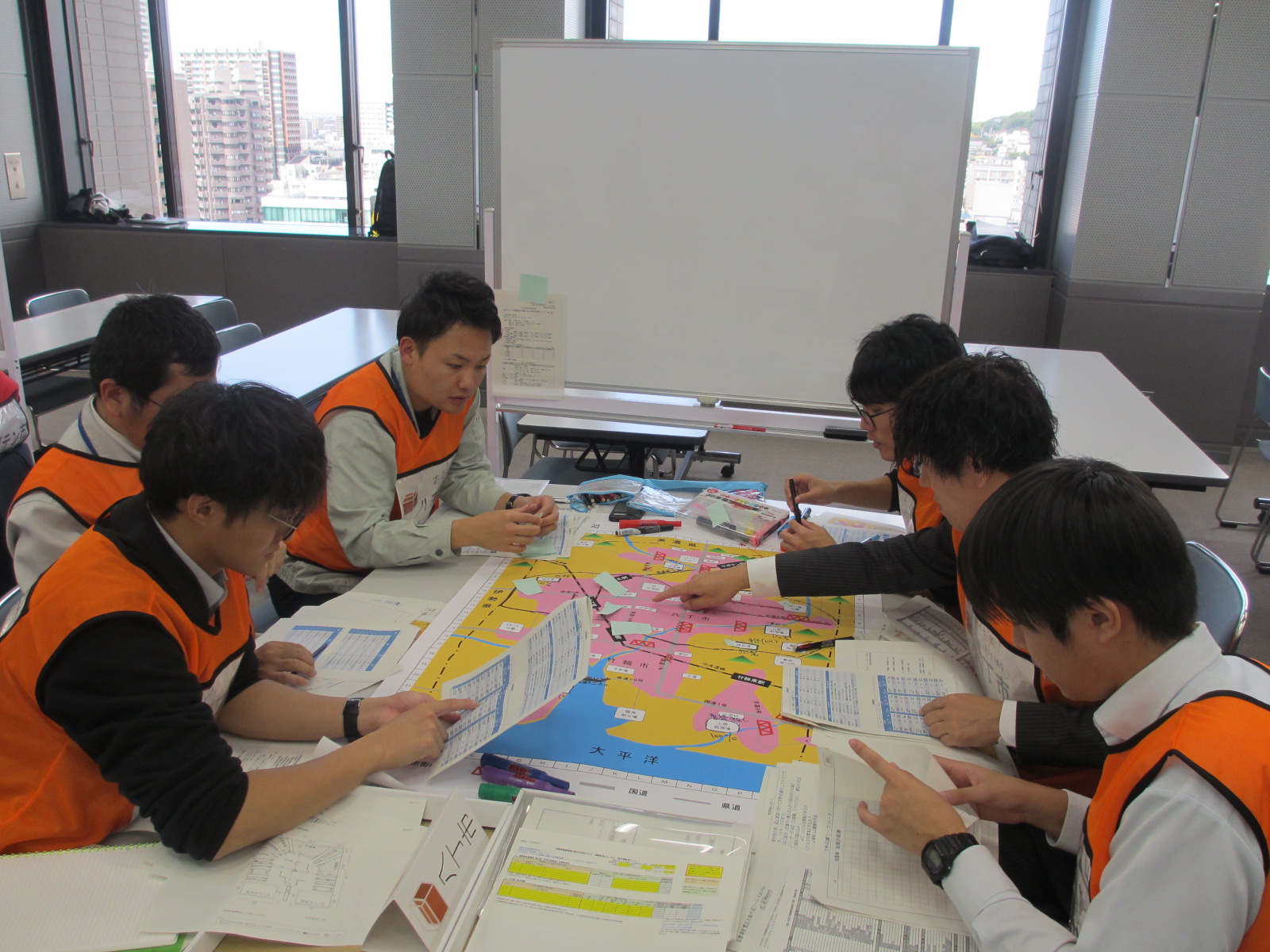 災害廃棄物処理に係る図上演習の様子の画像