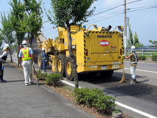 道路の舗装作業