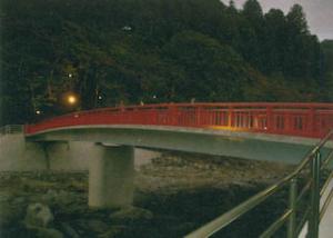香嵐渓の新しい橋とライトアップ