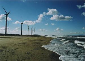 西ノ浜と発電風車