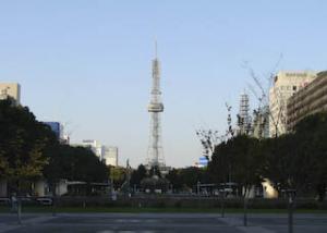 名古屋テレビ塔と100m道路