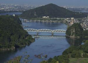 大平山から木曽川と犬山城