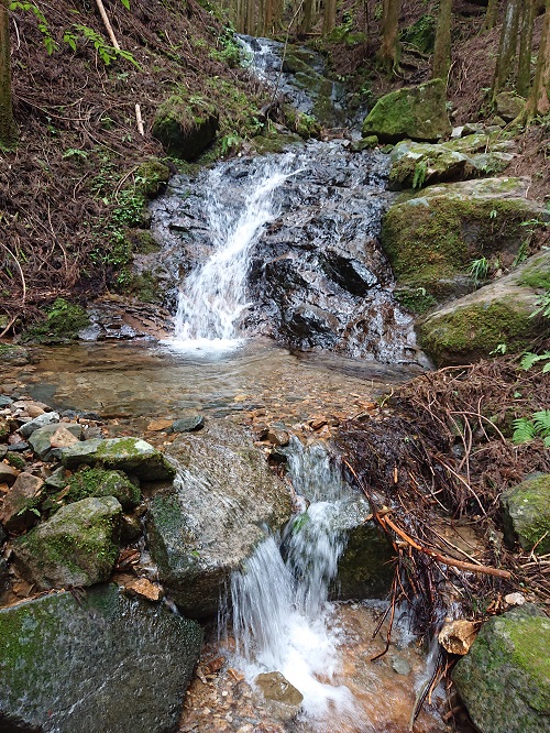 村行の七滝　夫婦滝(女滝)