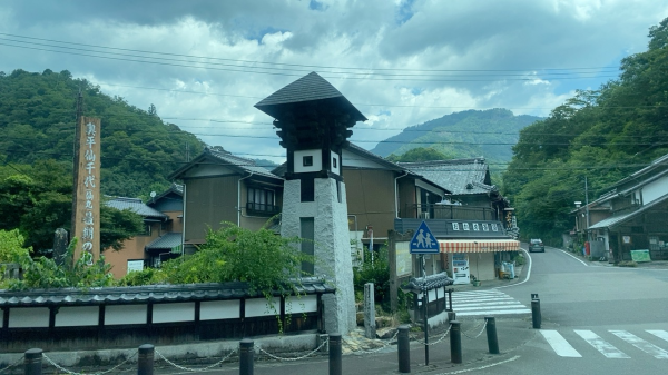 鳳来寺表参道入り口