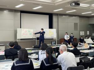 講座「災害図上訓練DIG」の様子